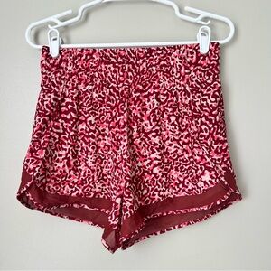 Athleta Women’s Pink Red Mesh Racer Run High Rise Shorts Size Small